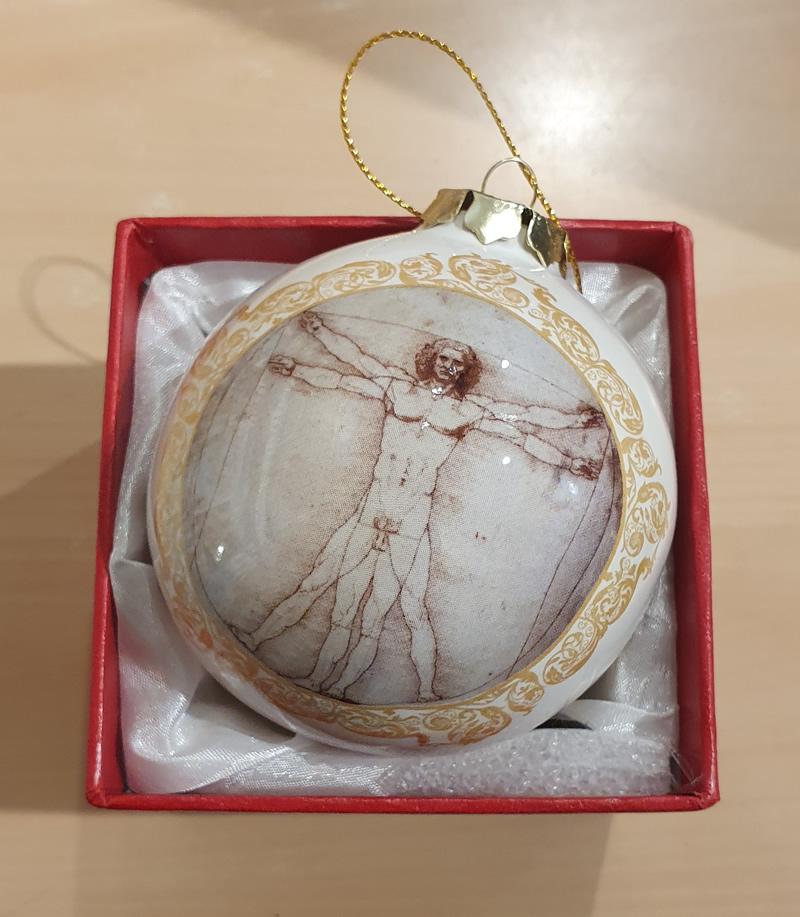 immagine di palla di natale palla di natale Palla di Natale in vetro - Uomo vitruviano di Leonardo da Vinci - diametro 8 cm - con scatola regalo - made in Italy