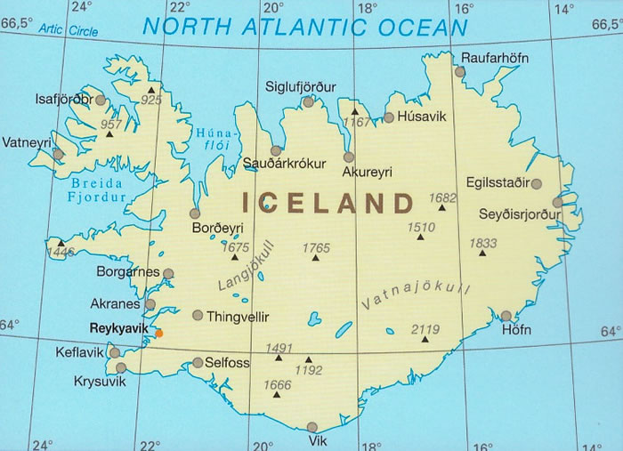 immagine di mappa stradale mappa stradale Islanda - con riserve naturali, grotte e geyser, luoghi per la pesca, stazioni sciistiche, piscine, rifugi, campeggi - mappa impermeabile e antistrappo - edizione Dicembre 2022