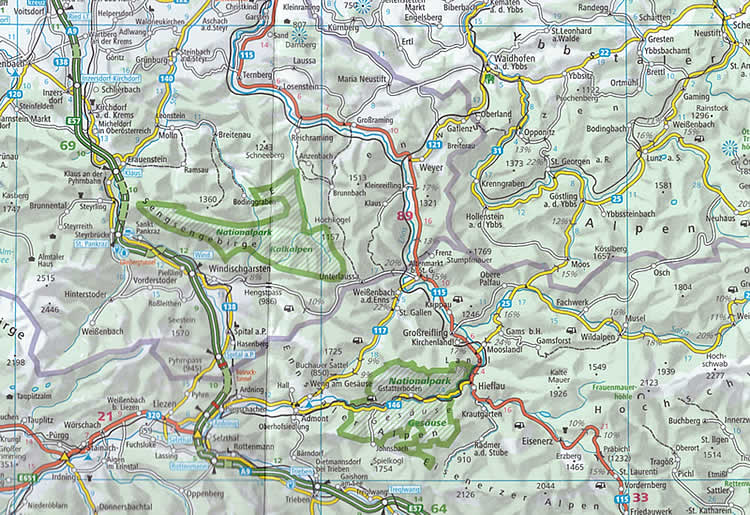 immagine di mappa stradale mappa stradale Norvegia - mappa stradale - con Oslo, Stavanger, Molde, Bodø, Oslo, Drammen, Sarpsborg, Hamar, Lillehammer, Skien, Kristiansand, Arendal, Bergen, Leikanger, Trondheim, Tromsø, Vadsø - con aree naturali e luoghi panoramici - EDIZIONE 2024